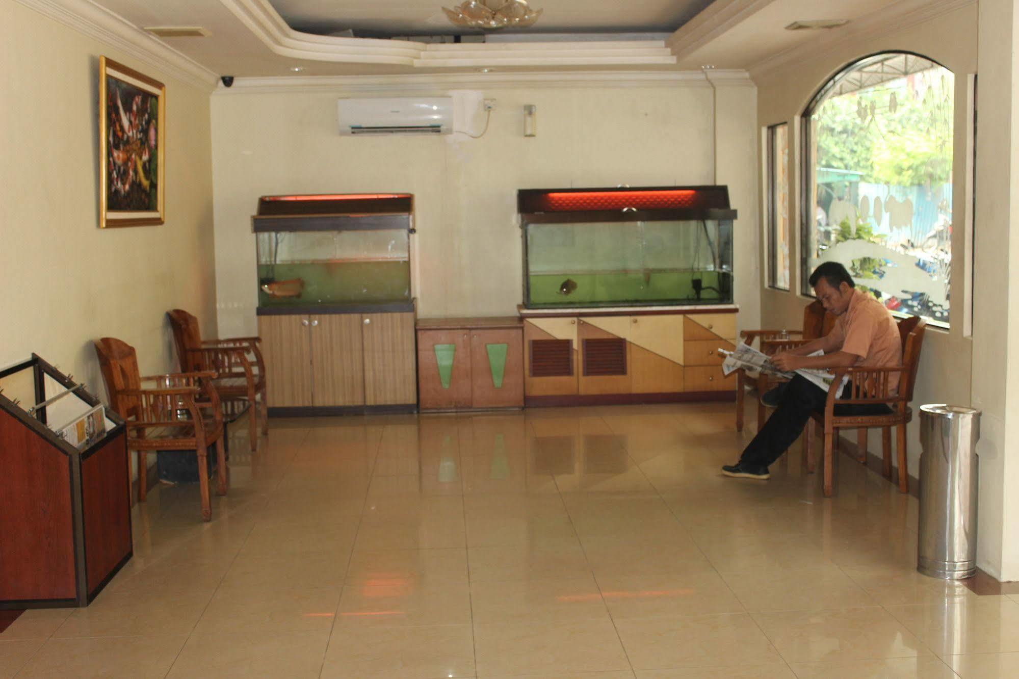 Batam Star Hotel Buitenkant foto